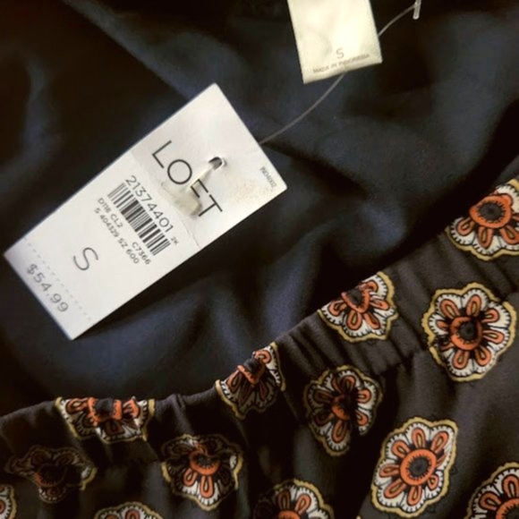 NWT Ann Taylor LOFT Outlet sz small gray floral print skirt - Picture 2 of 2
